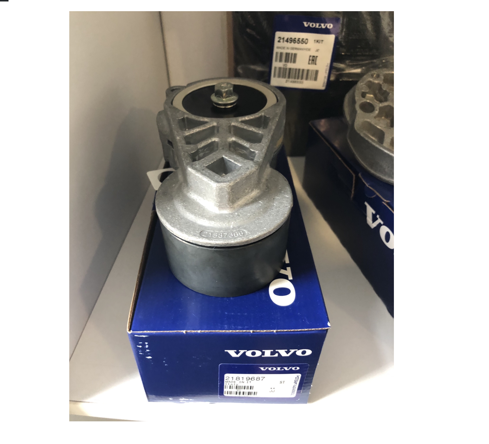 BELT TENSIONER RVI,VOLVO